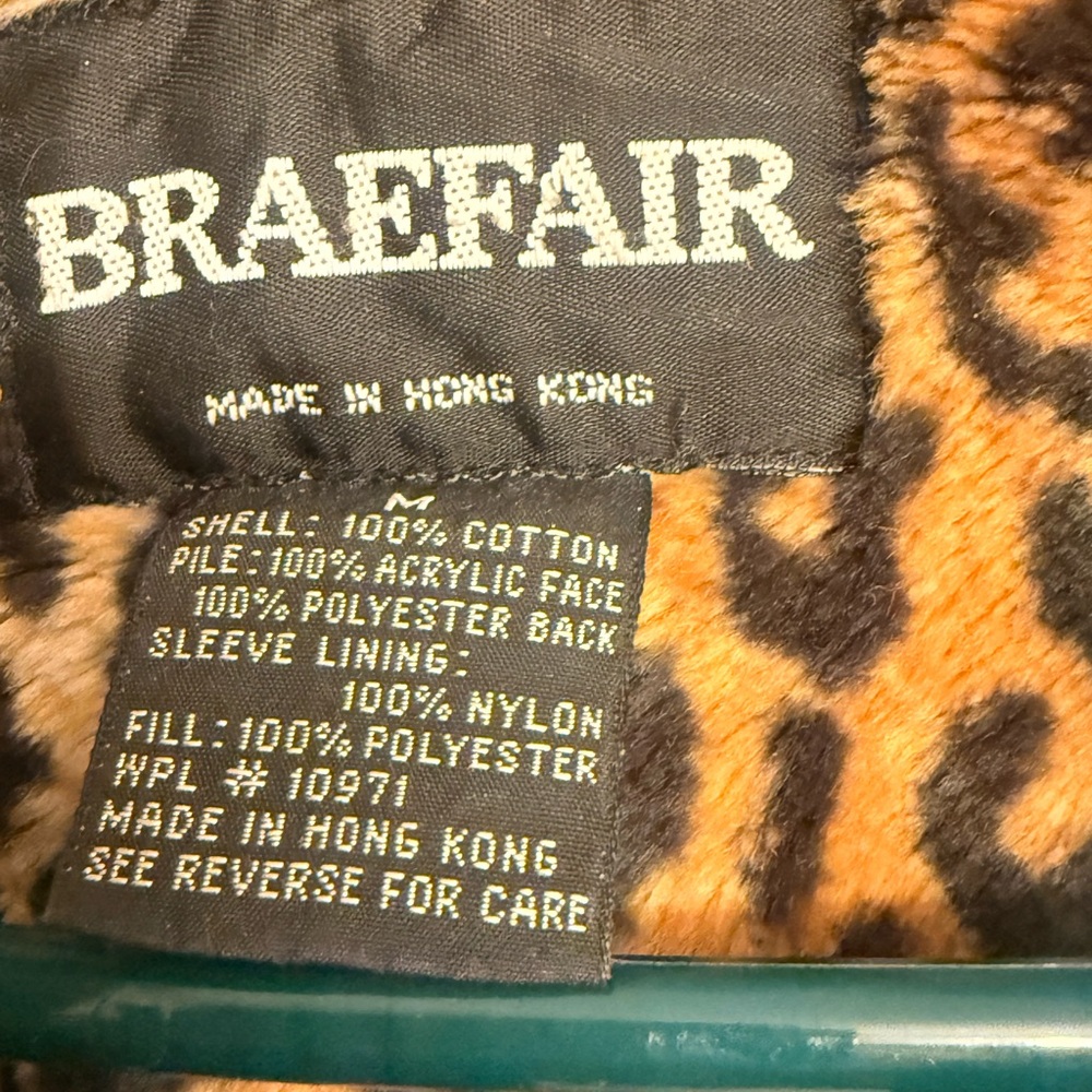 Vintage Women's Denim Jacket with Leopard Faux-Fur Lining - Denim
Size M - Picture 4 of 5